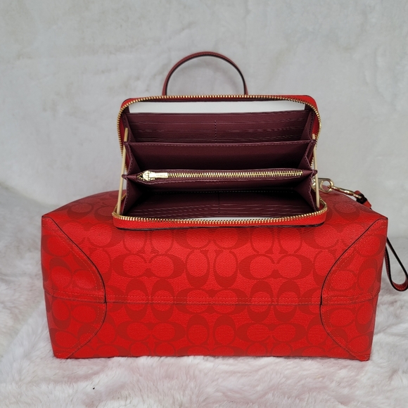 NWT COACH 2 SET Designer Signature Shoulder Bag Tote Purse Handbag + Wallet NWT - Picture 2 of 15